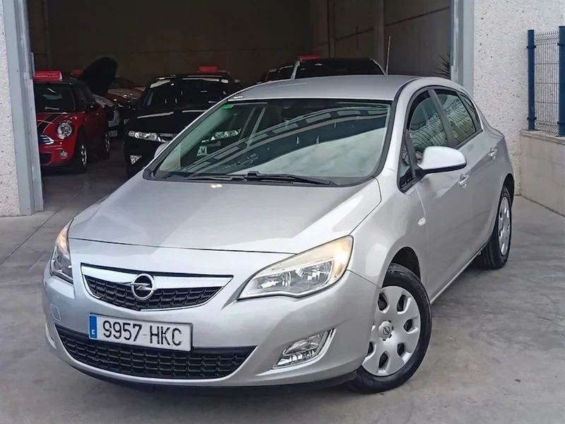 Opel Astra 1.6 Enjoy en venta en RUBAL 16, Parla